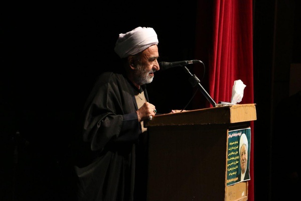 در مراسم بزرگداشت آیت الله هاشمی در رشت مطرح شد؛
حیات و ممات آیت‌الله هاشمی منشأ خیر و برکت بود