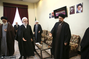 حاشیه های تجدید میثاق رئیس قوه قضائیه و مسئولان عالی قضایی با آرمان‌های حضرت امام خمینی (س)