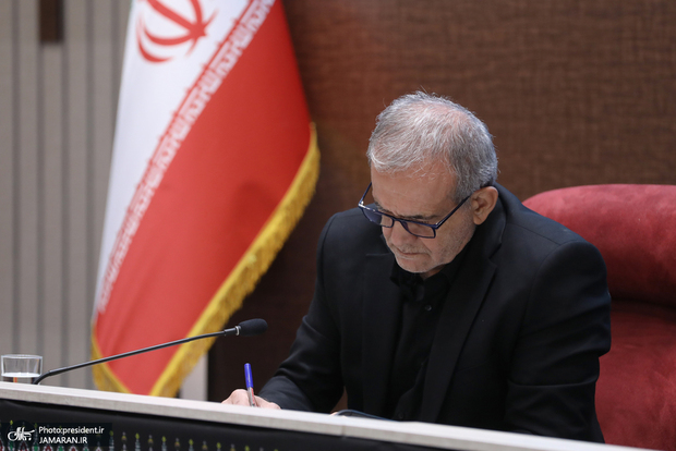 پیام تسلیت پزشکیان در پی شهادت سرلشکر حادمی رئیس سازمان اطلاعات سپاه
