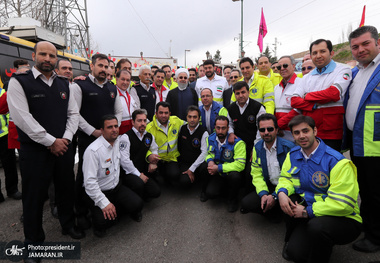 بازدید روحانی از ایستگاه سلامت اورژانس و پایگاه امداد و نجات جاده ای 