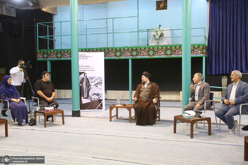 نشست صمیمانه دست اندر کاران و عوامل فیلم مستند «احمد» با سید حسن خمینی
