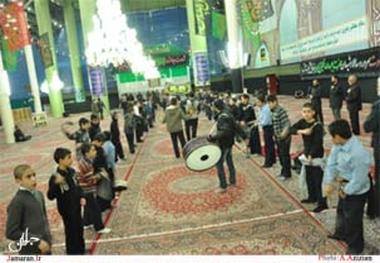 عزاداری دانش آموزان در شب هفتم شهاد ت امام حسین(ع) در حرم مطهر