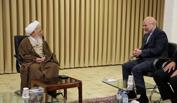 آیت‌الله العظمی جوادی آملی به قالیباف: پاکی مملکت در گرو طهارت مدیران و مسئولان است/ اگر اختلاس و سوء مدیریت در جامعه ریشه کن نشود، دیگر جوامع از ما پیشی می گیرند