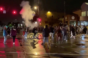 کشته شدن 2 نفر و بازداشت ده ها نفر در اعتراض های گسترده در آمریکا