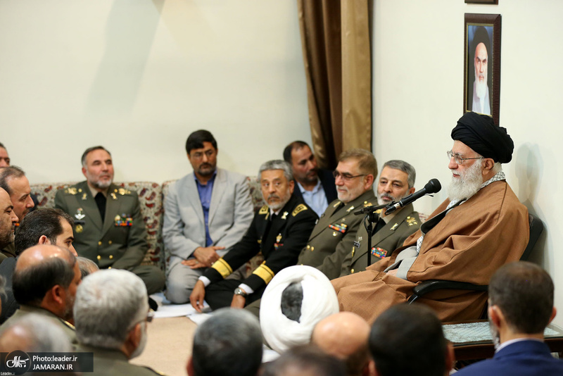 دیدار فرماندهان ارشد ارتش و جمعی از فرماندهان و کارکنان نیروی زمینی با فرمانده کل قوا