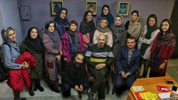 روحانی معروف توییتری: برای یاد گرفتن نحوه بازی با کودکان هر هفته به دانشگاه هنر تهران می آیم