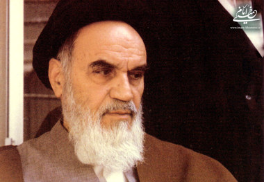 Attention towards world raises dark veils, Imam Khomeini explained