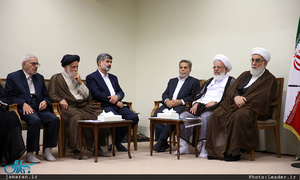 دیدار جمعی از مسئولان و فعالان فرهنگی از استان‌های یزد و همدان با رهبر معظم انقلاب 