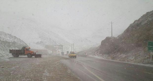 تردد در گردنه خان بانه با زنجیر چرخ امکان پذیر است