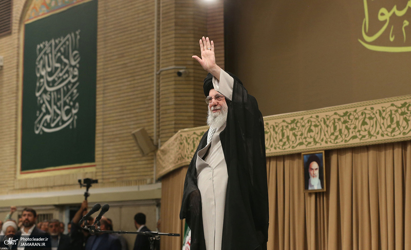 دیدار پیشکسوتان و فعالان دفاع مقدس و مقاومت با رهبر انقلاب