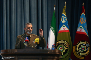 مراسم تجلیل از پرستاران و دانشجویان نمونه دانشکده پرستاری دانشگاه علوم پزشکی ارتش