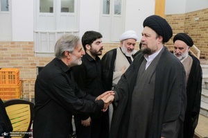 حضور آیت الله سید حسن خمینی در مراسم وداع با آیت الله العظمی شبری زنجانی (ره)
