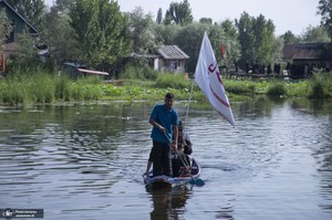 عزاداری سنتی کشمیری‌ها روی قایق