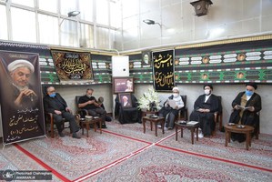 حضور مراجع و علما در بیت آیت الله العظمی صانعی(ره)-2