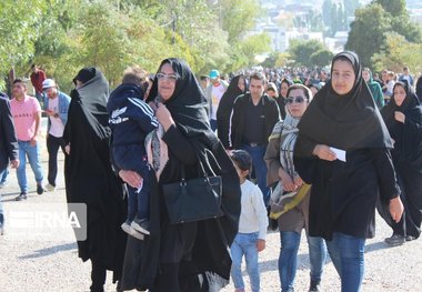 همایش بزرگ پیاده‌روی صبح و نشاط در همدان برگزار شد