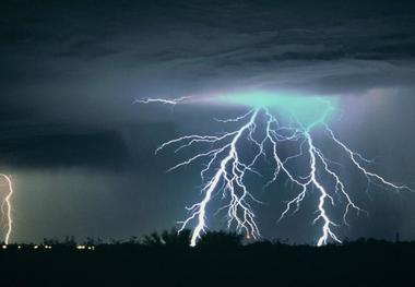 پیش بینی بارش همراه با رعد برق در اصفهان