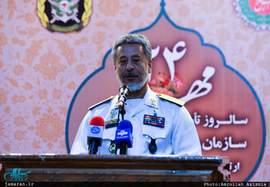 دریادار سیاری: تمام تجهیزات مورد نیاز خودمان را تامین می‌کنیم