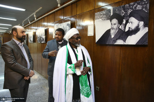 بازدید رهبر شیعیان کشور غنا از بیت امام خمینی در جماران