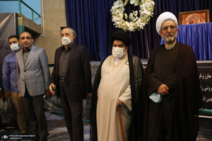 مراسم وداع با پیکر حجت الاسلام و المسلمین سید محمود دعایی در حسینیه جماران -2