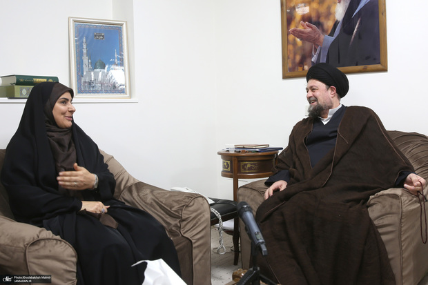 ڈاکٹر صادق کی موجودگی ملک کے موجودہ ماحول اور خواتین کی توانمندی کے لیے قابل قدر ہے