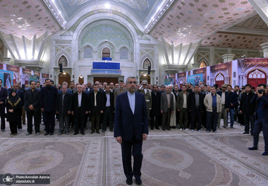 تجدید میثاق وزیر و کارکنان وزارت نیرو با آرمان های امام خمینی(س)