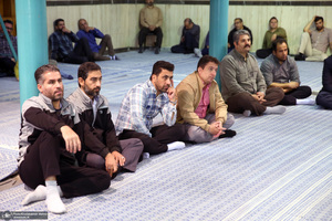 بازدید جمعی از کارکنان بنیاد تعاون وزارت دفاع از بیت امام خمینی در جماران