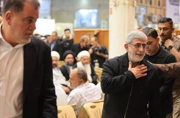حضور سردار قاآنی در مراسم ختم همسر آیت‌الله سیستانی در عراق + عکس