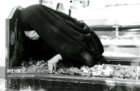 مادران شهدای دفاع مقدس هنوز با یاد و خاطره فرزندانشان زندگی می‌کنند (13)