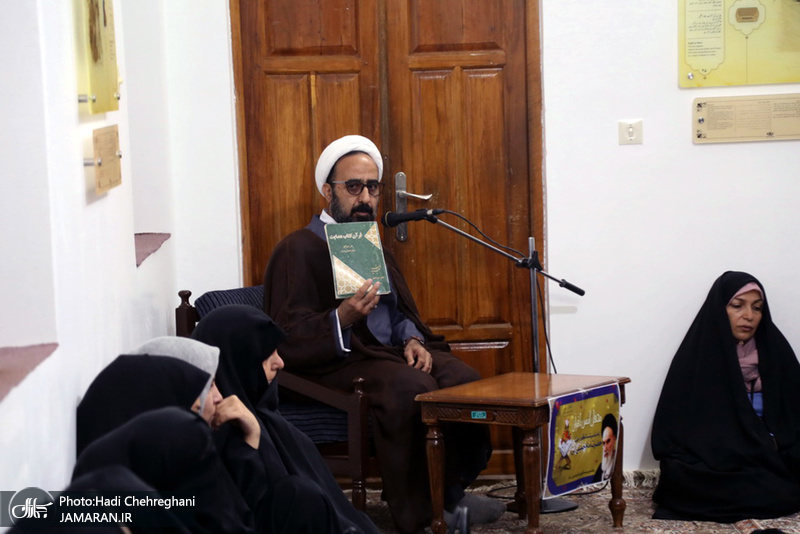 محفل انس با قرآن ویژه بانوان در بیت قدیمی امام در قم