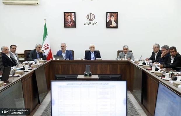 جلسه کارگروه ویژه توسعه فناوری به ریاست معاون اول رئیس‌جمهور/ عارف: نباید با ورود علم و فناوری‌ها مقابله کنیم/ دستگاه‌ها اقدامات ضربتی را برای استفاده از فناوری‌های پیشرفته با عبور از نگاه‌ها و مانع تراشی‌های سنتی آغاز کنند