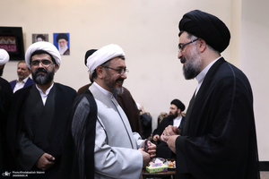 مراسم تشییع و تدفین همسر آیت الله موسوی بجنوردی (ره) در حرم امام خمینی (س)-3