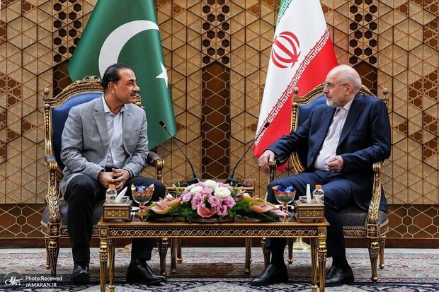 قالیباف به عاصم منیر: ما حرف جدیدی نداریم و آمریکا جز با اجرای شروط هفتگانه، نمی‌تواند اعتماد ایران را کسب کند/ تهدید و تحرکات نظامی نمی‌تواند تصمیمات راهبردی جمهوری اسلامی را تحت تاثیر قرار دهد