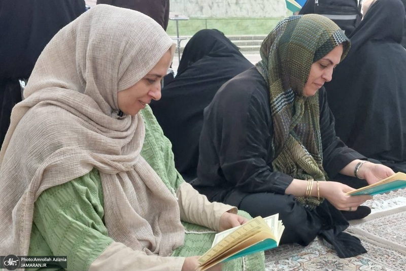 مراسم دعای کمیل در حرم امام خمینی