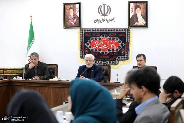 برگزاری جلسه ستاد توسعه علوم و فناوری افتا به ریاست معاون اول رییس جمهور/ عارف: باید عقب افتادگی کشور در زمینه علم و فناوری جبران شود/ تاکید بر ضرورت بهره‌گیری از ظرفیت‌های بخش خصوصی در فرآیندهای امنیت سایبری
