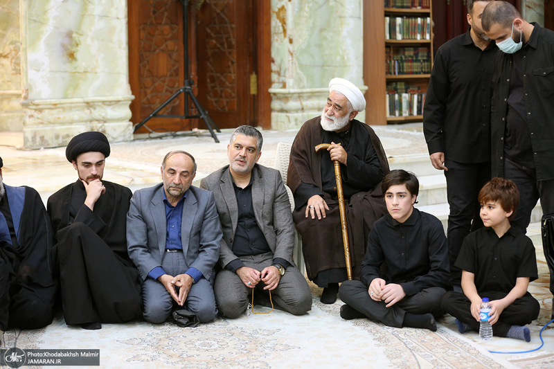 مراسم عزادارای شب عاشورا در حرم مطهر امام خمینی