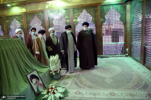 تجدید میثاق هیأت رئیسه و اعضای مجلس خبرگان رهبری با آرمان های امام خمینی(س)