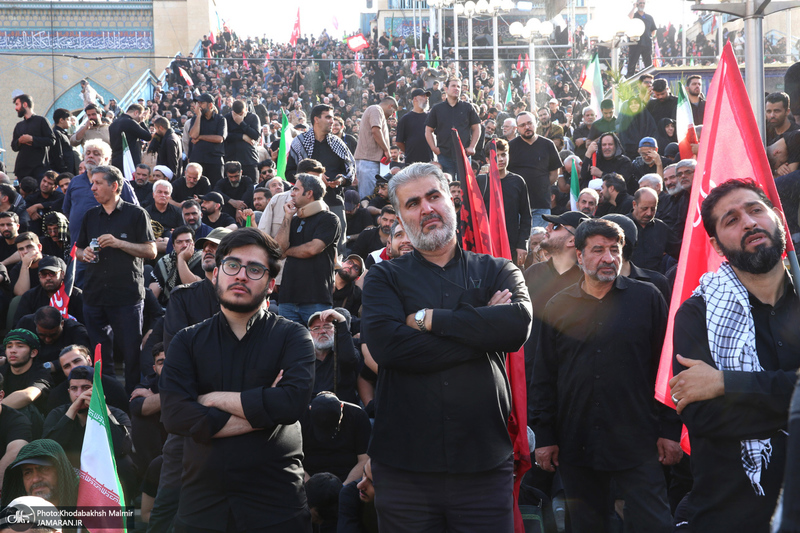اقامه نماز بر پیکر مطهر رهبر شهید انقلاب-2