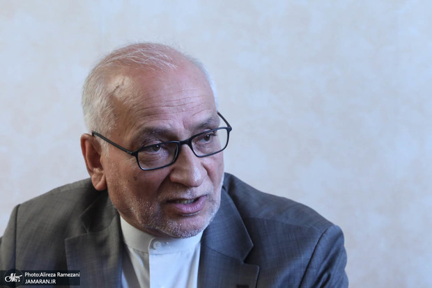 انتقاد حسین مرعشی از تندروهای مجلس: حتی توان جسارت به رهبری را هم دارند/ بعضی از نمایندگان محو قدرت پوشالی خود هستند/ قرار نیست در موضوعات حساس همه نمایندگان در تصمیم‌گیری نقش داشته باشند