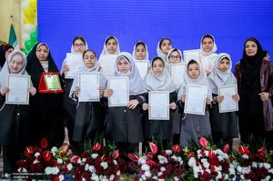 مراسم تجلیل از دانش آموزان برگزیده فرهنگی، هنری و قرآن، عترت و نماز منطقه 19
