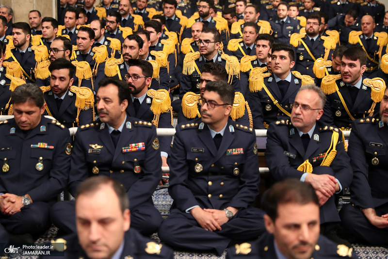 دیدار جمعی از فرماندهان و کارکنان نیروی هوایی ارتش با فرمانده معظم کل قوا