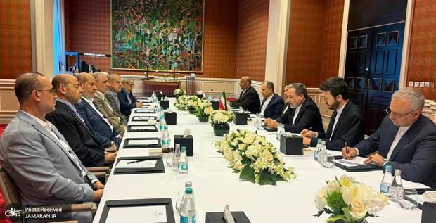 جلسه عراقچی با اعضای حماس در قطر + عکس