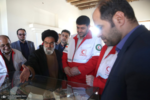 بازدید رئیس جمعیت هلال‌احمر  از بیت تاریخی حضرت امام در خمین