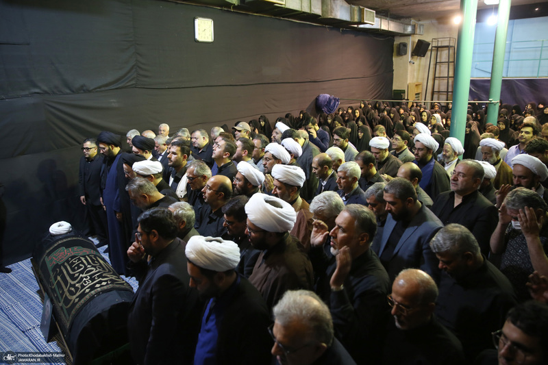 مراسم تشییع مرحوم آیت الله آقای حاج شیخ حسین هاشمیان در حسینیه جماران -2