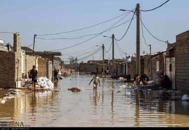 استاندار تهران به مناطق سیل‌زده استان خوزستان رفت