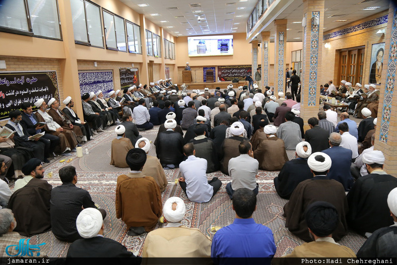 مراسم بزرگداشت والده آیت الله واعظ موسوی در بیت علامه طباطبایی قم