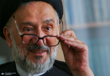 محمدعلی ابطحی: خمینی‌دوستی خامنه‌ای، یکی از بزرگ‌ترین جلوه‌های زندگی رهبر شهید بود/ جوهره وجودی امام خمینی(س) را ایشان بیشتر از هر کسی می‌دانستند/ انقلاب توسط صاحبان اندیشه متحجر مصادره شد