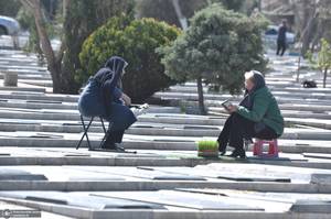 زیارت اهل غبور در آخرین پنجشنبه سال در بهشت زهرا (س) تهران