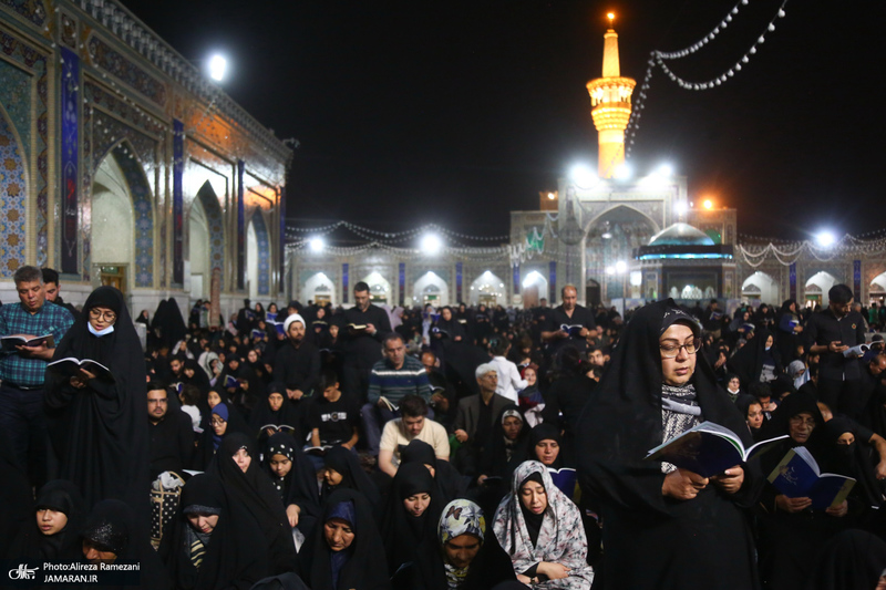مراسم دعا و احیای شب بیست و یکم ماه رمضان در حرم امام رضا(ع)