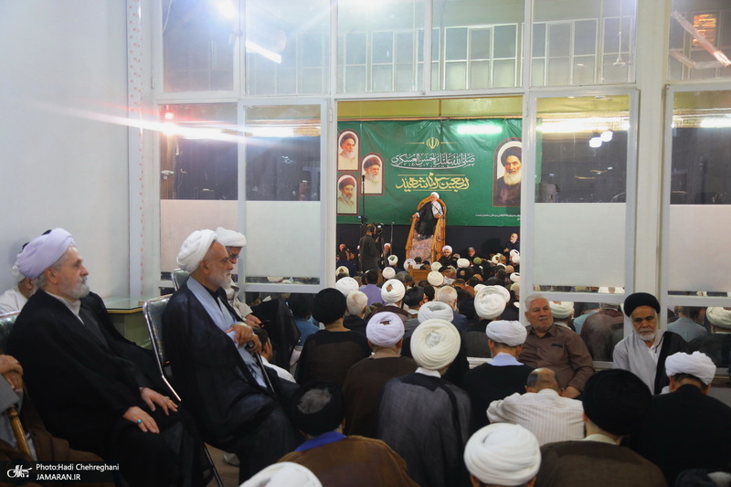مراسم چهلمین روز تدفین رهبر شهید در دفتر آیت الله العظمی سیستانی در قم