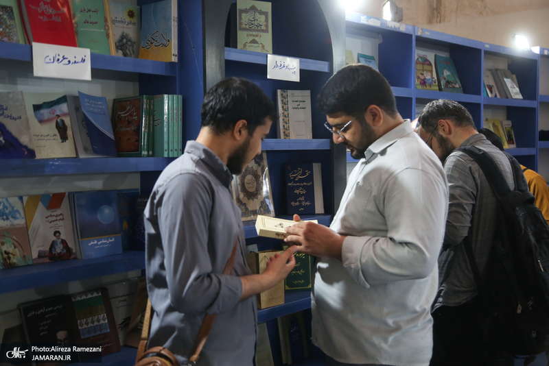 غرفه موسسه تنظیم و نشر آثار امام خمینی (ره) در سی و ششمین نمایشگاه بین المللی کتاب تهران